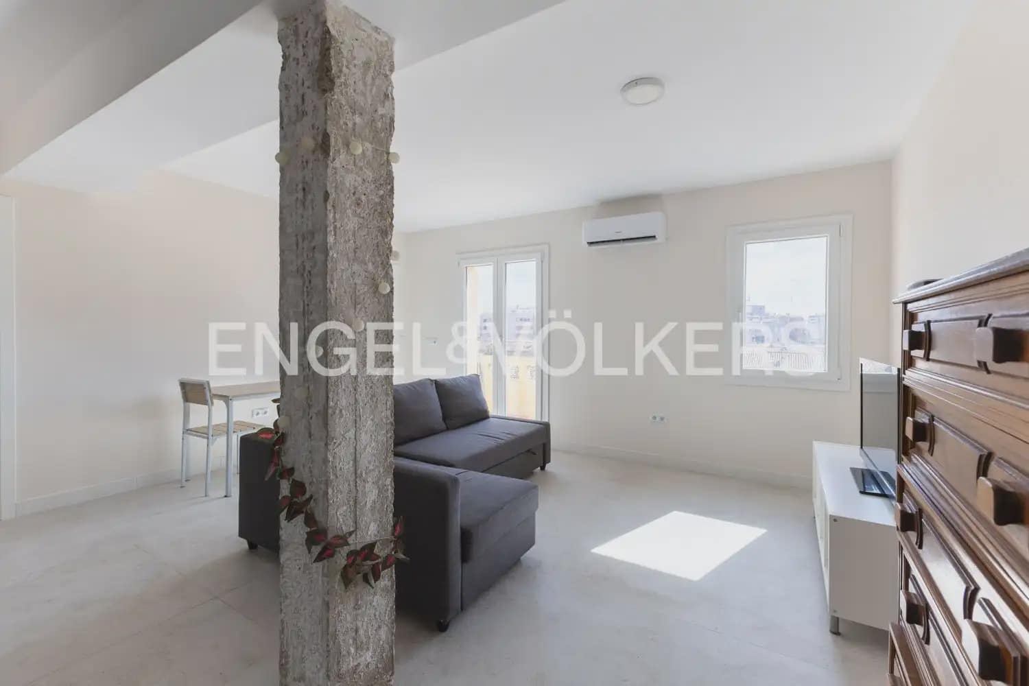 2 bedroom Flat for rent in Valencia city - € 1,700 (Ref: 10073120)