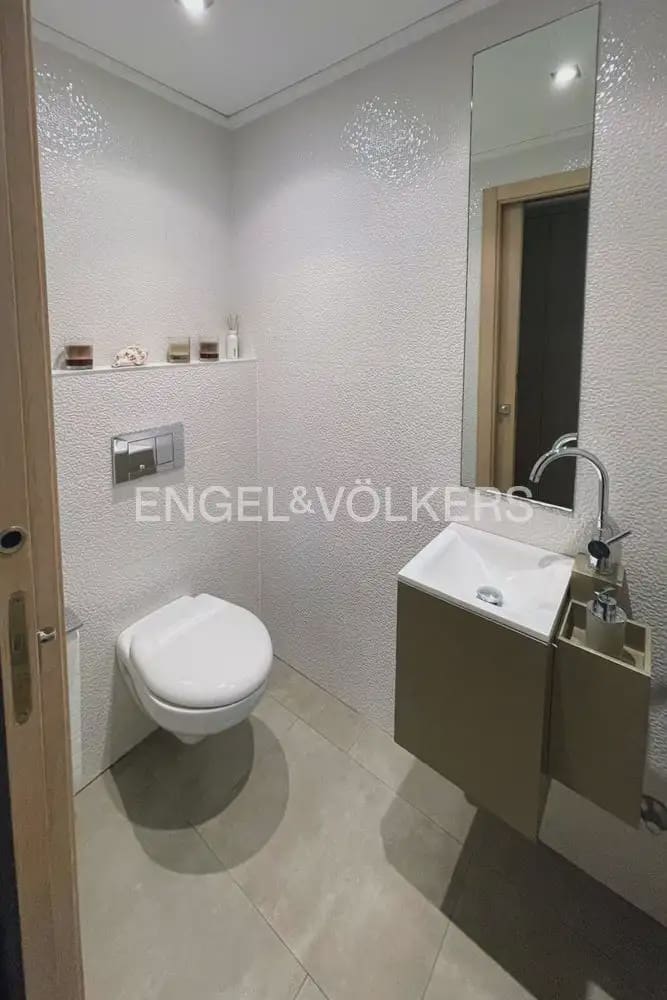 7 soveværelse Villa til salg i La Pobla de Vallbona med swimmingpool garage - € 990.000 (Ref: 10073123)