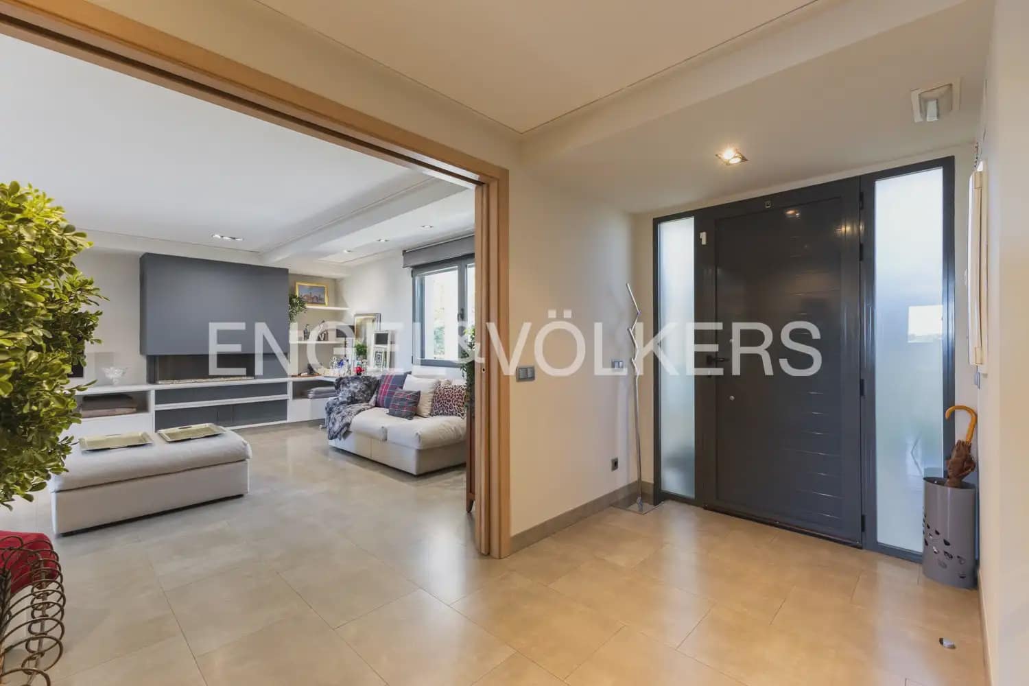 7 soveværelse Villa til salg i La Pobla de Vallbona med swimmingpool garage - € 990.000 (Ref: 10073123)
