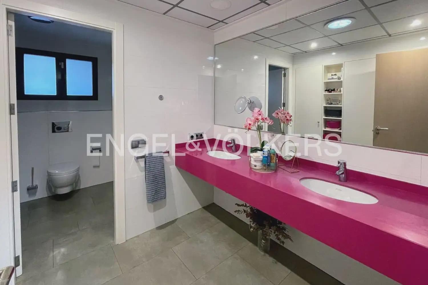 7 soveværelse Villa til salg i La Pobla de Vallbona med swimmingpool garage - € 990.000 (Ref: 10073123)