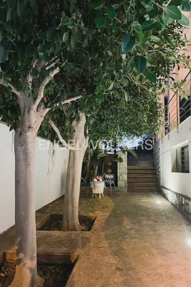 7 soveværelse Villa til salg i La Pobla de Vallbona med swimmingpool garage - € 990.000 (Ref: 10073123)