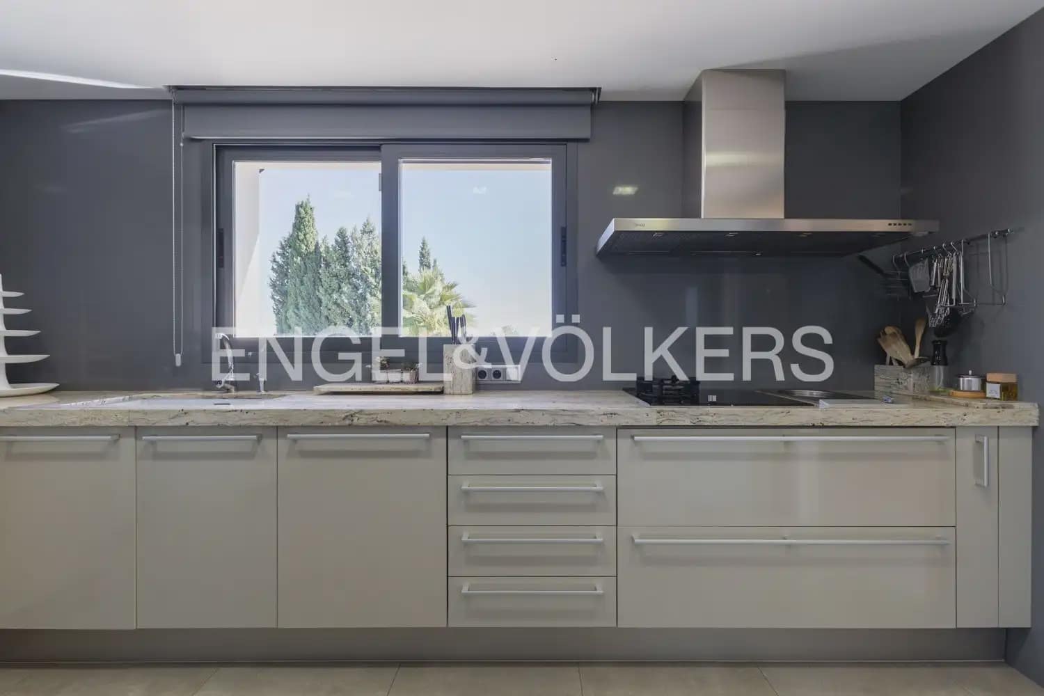 7 soveværelse Villa til salg i La Pobla de Vallbona med swimmingpool garage - € 990.000 (Ref: 10073123)