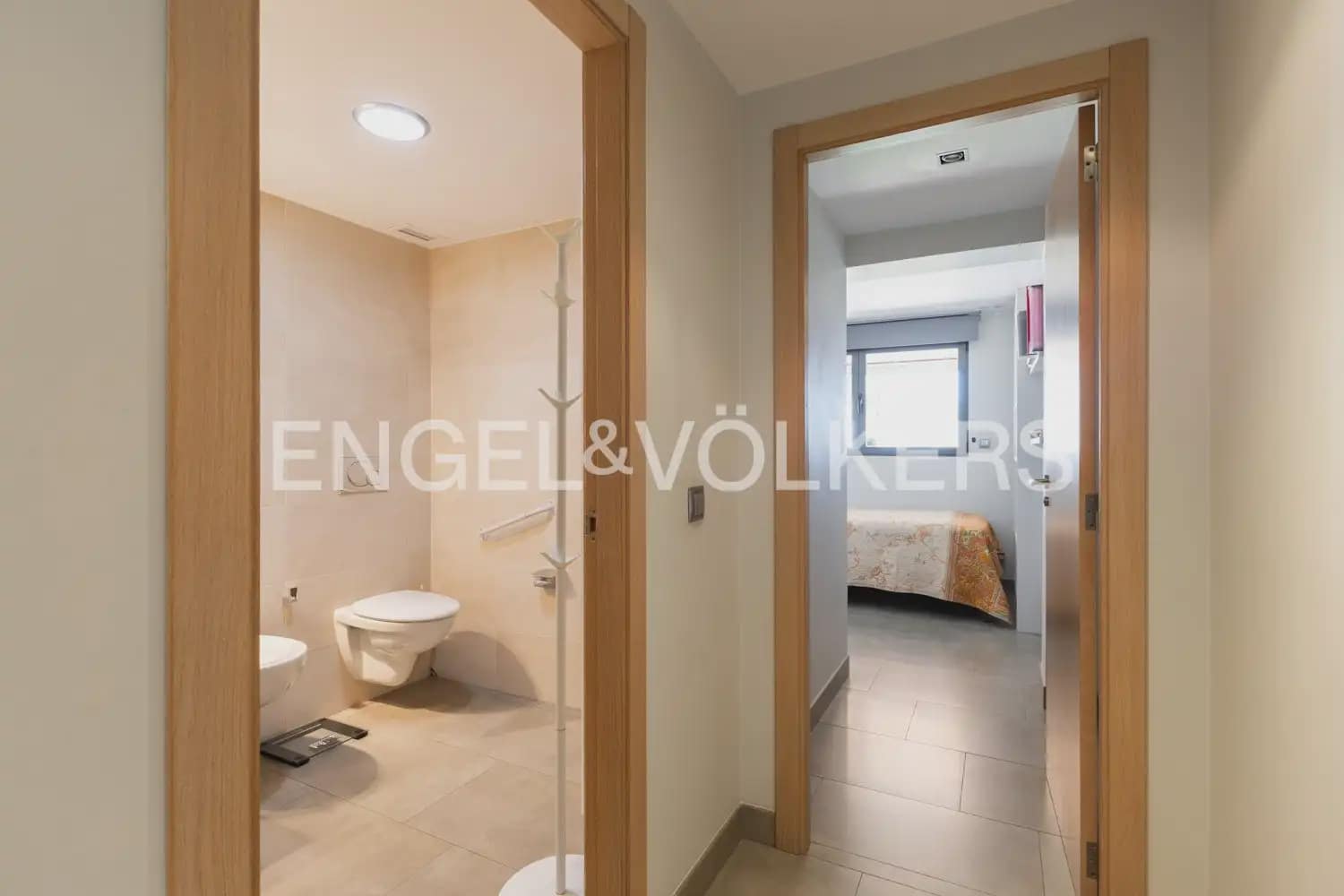 7 soveværelse Villa til salg i La Pobla de Vallbona med swimmingpool garage - € 990.000 (Ref: 10073123)