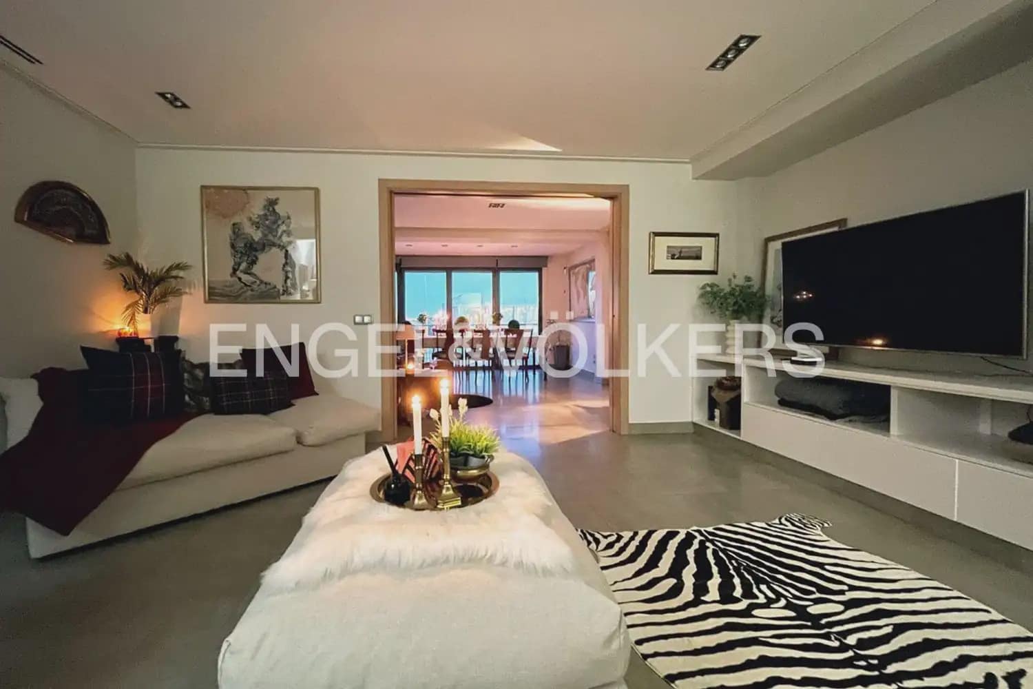7 soveværelse Villa til salg i La Pobla de Vallbona med swimmingpool garage - € 990.000 (Ref: 10073123)