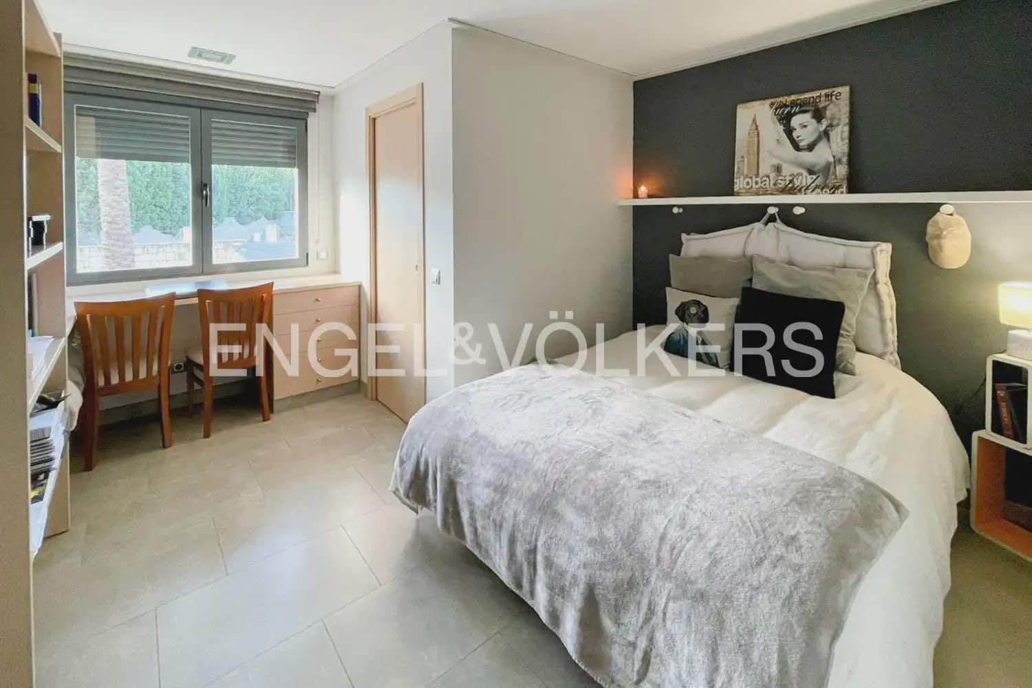 7 soveværelse Villa til salg i La Pobla de Vallbona med swimmingpool garage - € 990.000 (Ref: 10073123)