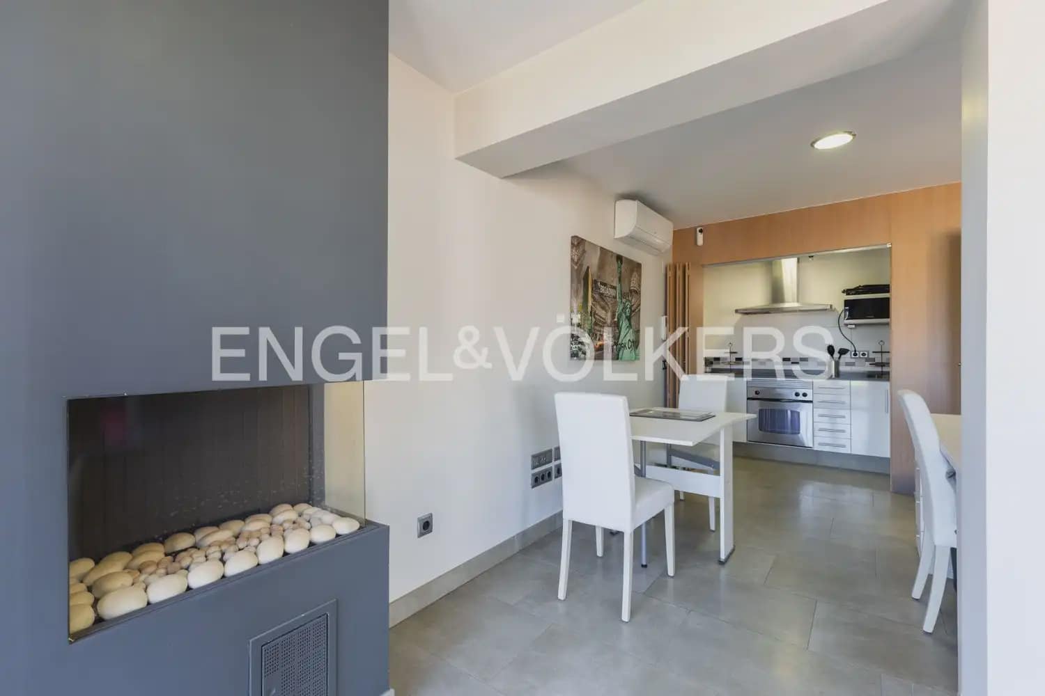 7 soveværelse Villa til salg i La Pobla de Vallbona med swimmingpool garage - € 990.000 (Ref: 10073123)