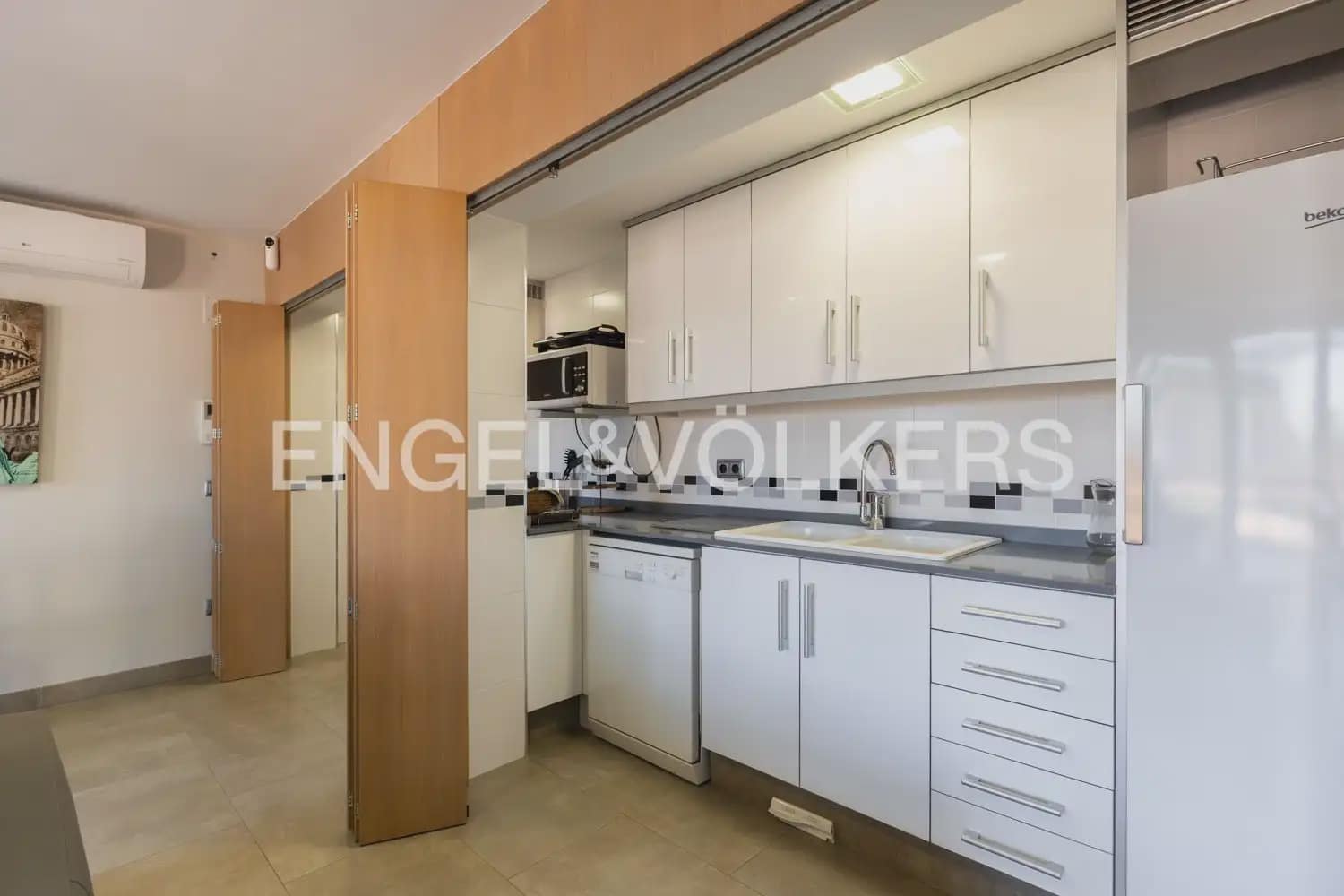 7 soveværelse Villa til salg i La Pobla de Vallbona med swimmingpool garage - € 990.000 (Ref: 10073123)