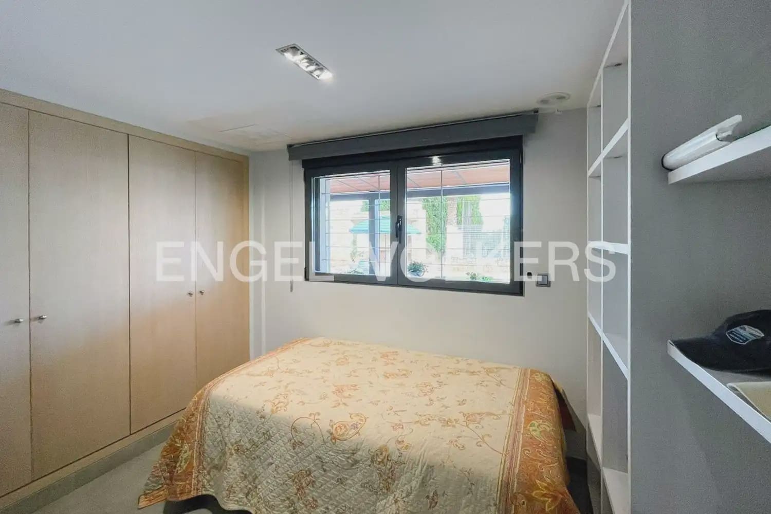 7 soveværelse Villa til salg i La Pobla de Vallbona med swimmingpool garage - € 990.000 (Ref: 10073123)