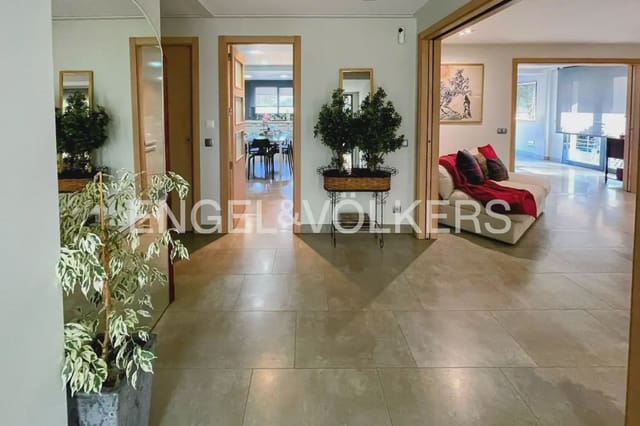 Chalet de 7 habitaciones en La Pobla de Vallbona en venta con piscina garaje - 990.000 € (Ref: 10073123)