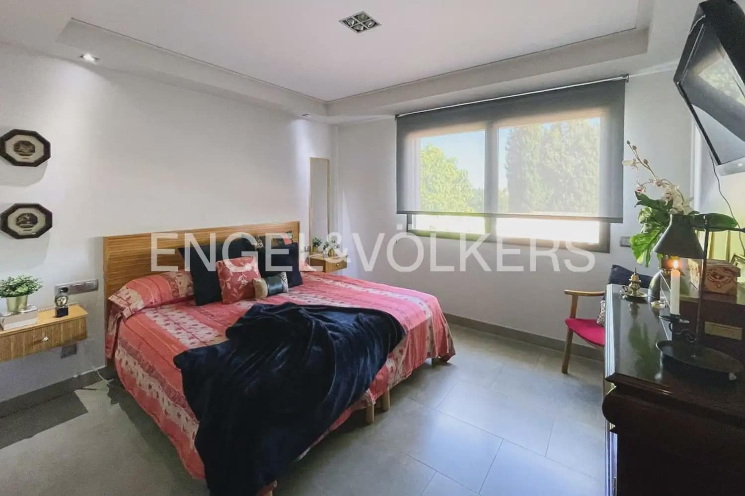 7 soveværelse Villa til salg i La Pobla de Vallbona med swimmingpool garage - € 990.000 (Ref: 10073123)