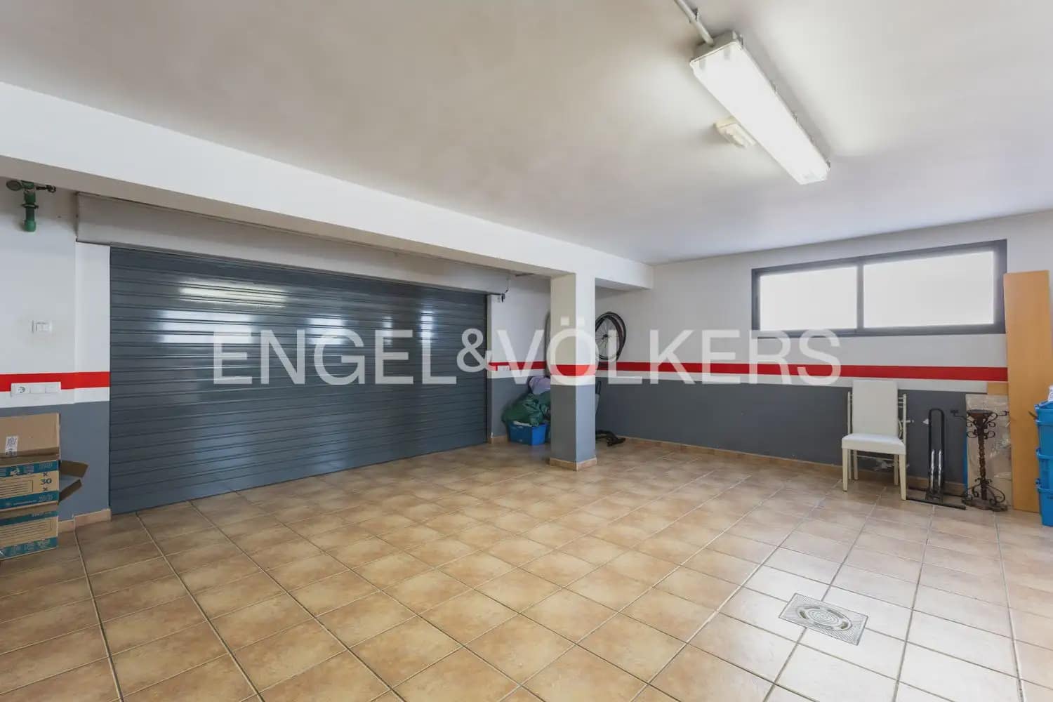 7 soveværelse Villa til salg i La Pobla de Vallbona med swimmingpool garage - € 990.000 (Ref: 10073123)