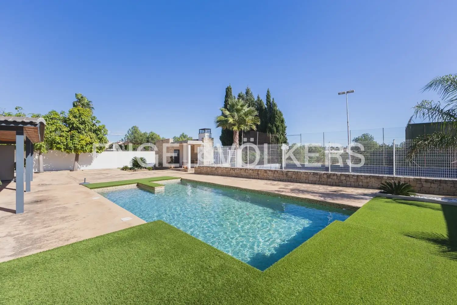 7 soveværelse Villa til salg i La Pobla de Vallbona med swimmingpool garage - € 990.000 (Ref: 10073123)