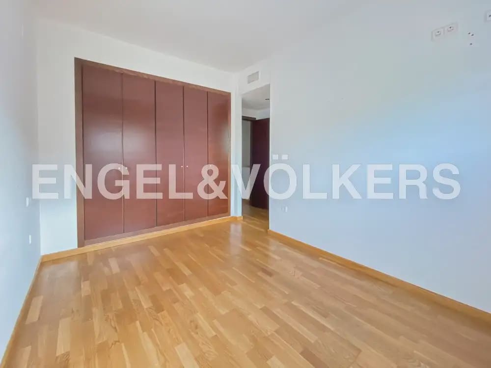 3 slaapkamer Halfvrijstaande villa te huur in Betera met zwembad garage - € 2.000 (Ref: 10073124)