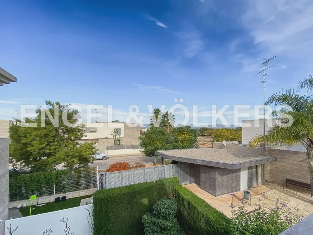3 slaapkamer Halfvrijstaande villa te huur in Betera met zwembad garage - € 2.000 (Ref: 10073124)