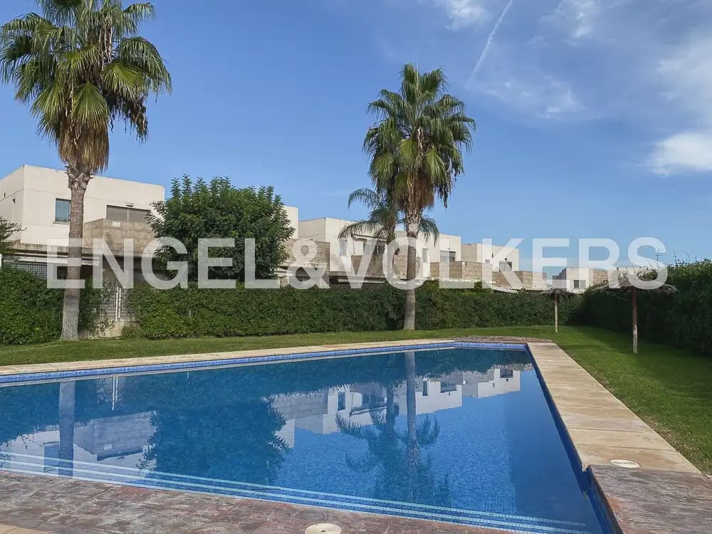 3 slaapkamer Halfvrijstaande villa te huur in Betera met zwembad garage - € 2.000 (Ref: 10073124)