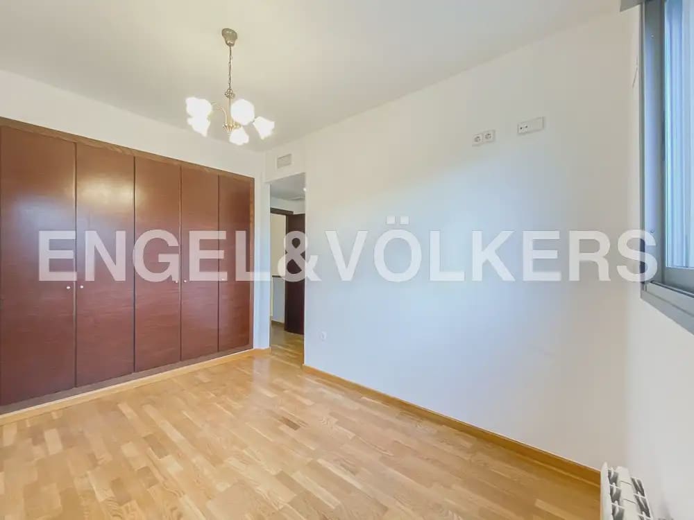 3 slaapkamer Halfvrijstaande villa te huur in Betera met zwembad garage - € 2.000 (Ref: 10073124)