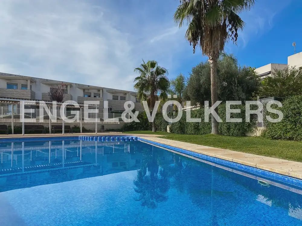 3 slaapkamer Halfvrijstaande villa te huur in Betera met zwembad garage - € 2.000 (Ref: 10073124)