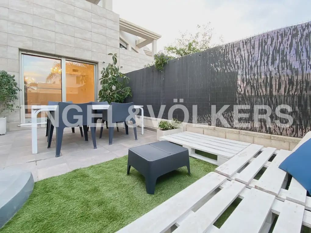 3 slaapkamer Halfvrijstaande villa te huur in Betera met zwembad garage - € 2.000 (Ref: 10073124)