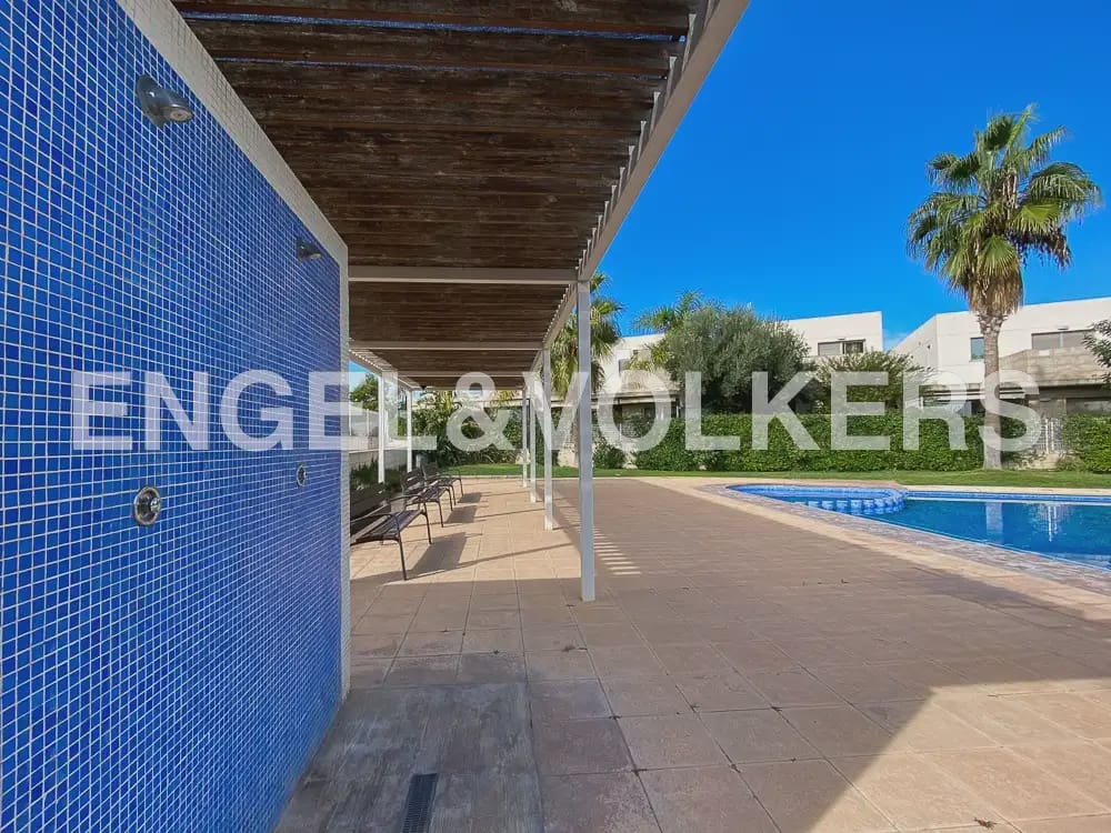 3 slaapkamer Halfvrijstaande villa te huur in Betera met zwembad garage - € 2.000 (Ref: 10073124)