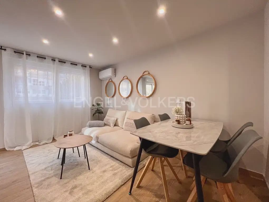 1 slaapkamer Flat te huur in Valencia stad - € 1.300 (Ref: 10074606)