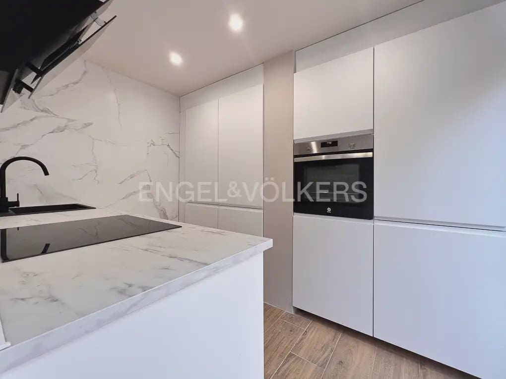 1 slaapkamer Flat te huur in Valencia stad - € 1.300 (Ref: 10074606)