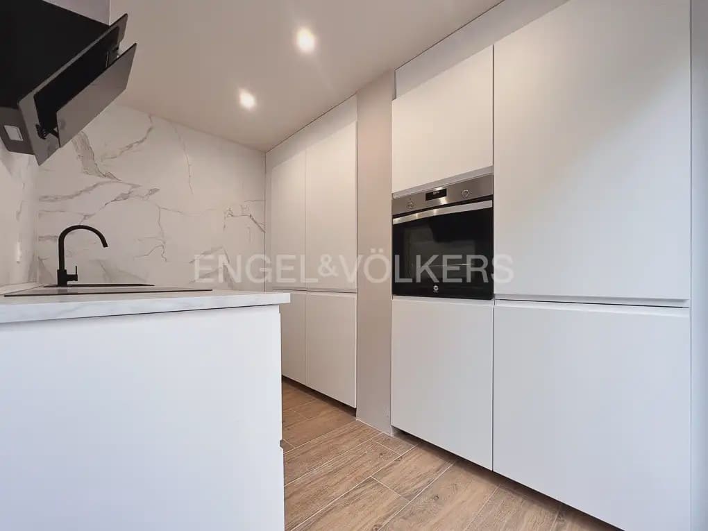 1 slaapkamer Flat te huur in Valencia stad - € 1.300 (Ref: 10074606)