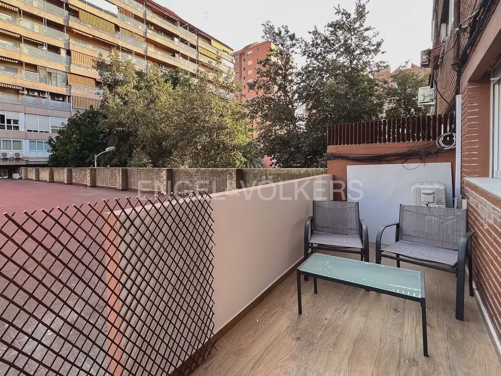 1 slaapkamer Flat te huur in Valencia stad - € 1.300 (Ref: 10074606)