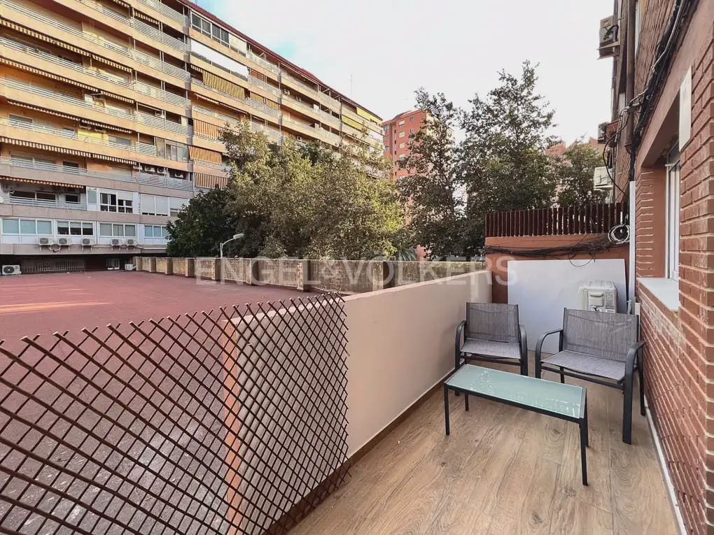 1 slaapkamer Flat te huur in Valencia stad - € 1.300 (Ref: 10074606)