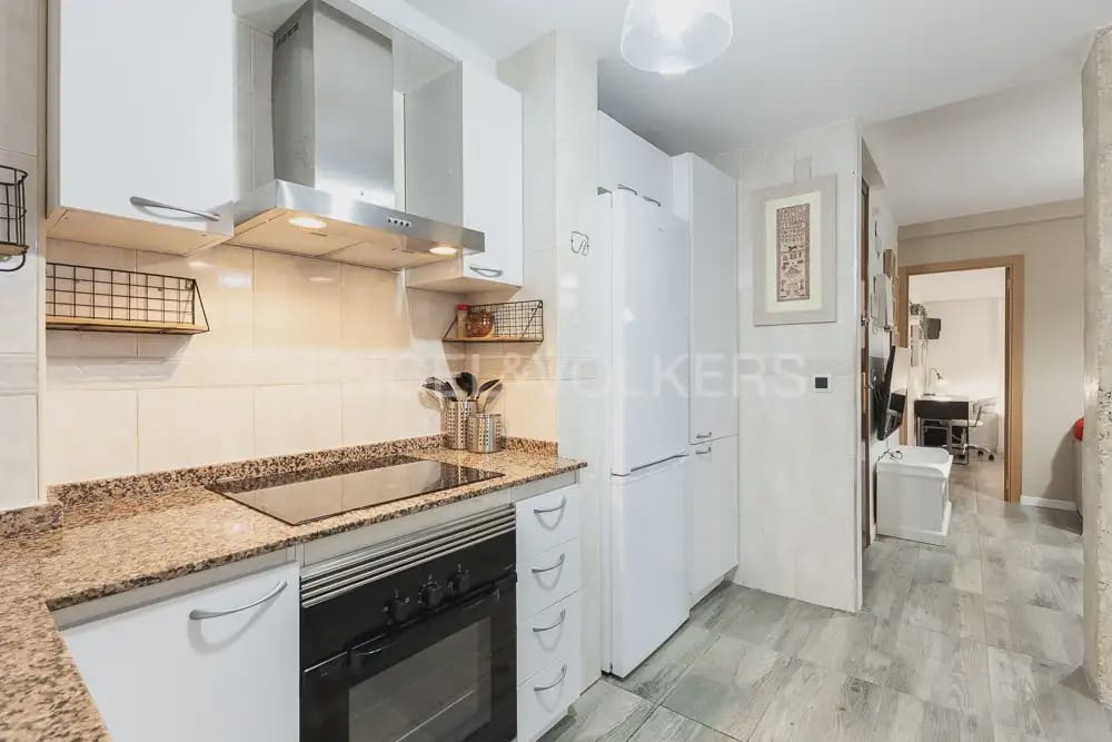 3 makuuhuone Asunto vuokrattavana paikassa Valencia kaupunki - 1 200 € (Ref: 10076636)