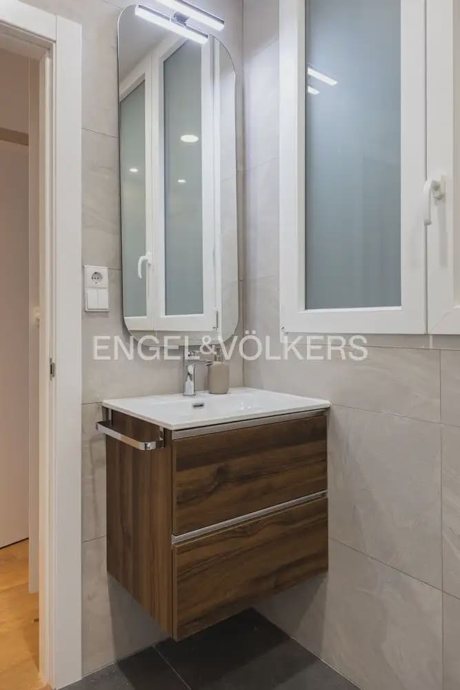 1 Zimmer Wohnung zu vermieten in Valencia Stadt - 2.200 € (Ref: 10076638)