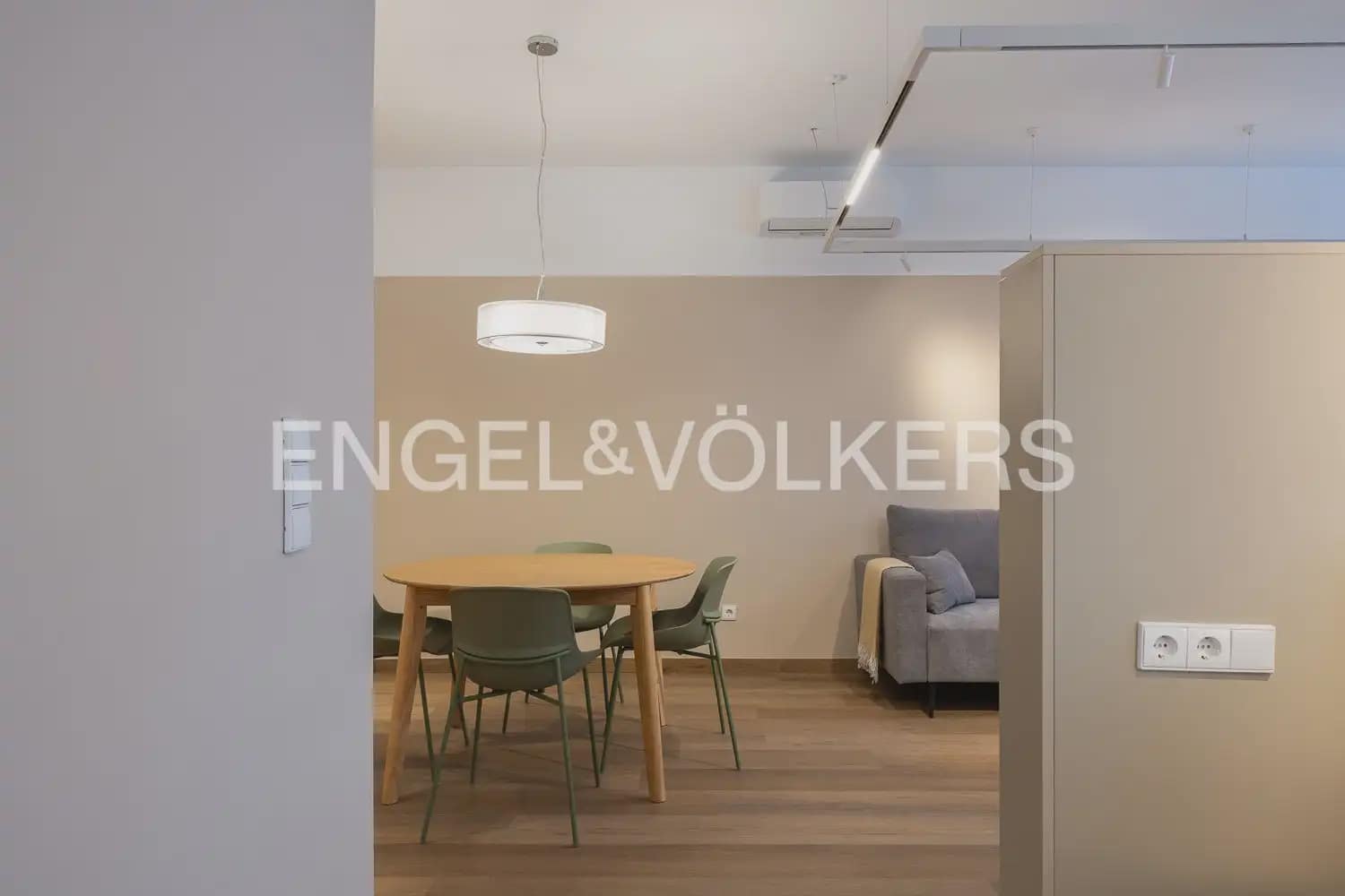 2 Zimmer Wohnung zu vermieten in Valencia Stadt - 2.400 € (Ref: 10076769)