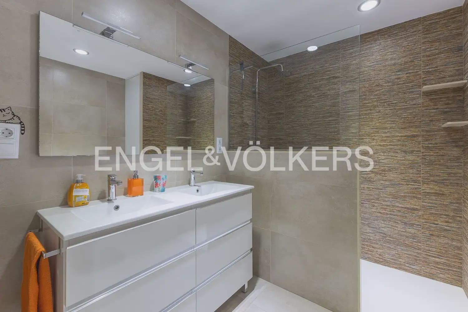2 soveværelse Lejlighed til salg i Valencia by - € 349.000 (Ref: 10076770)