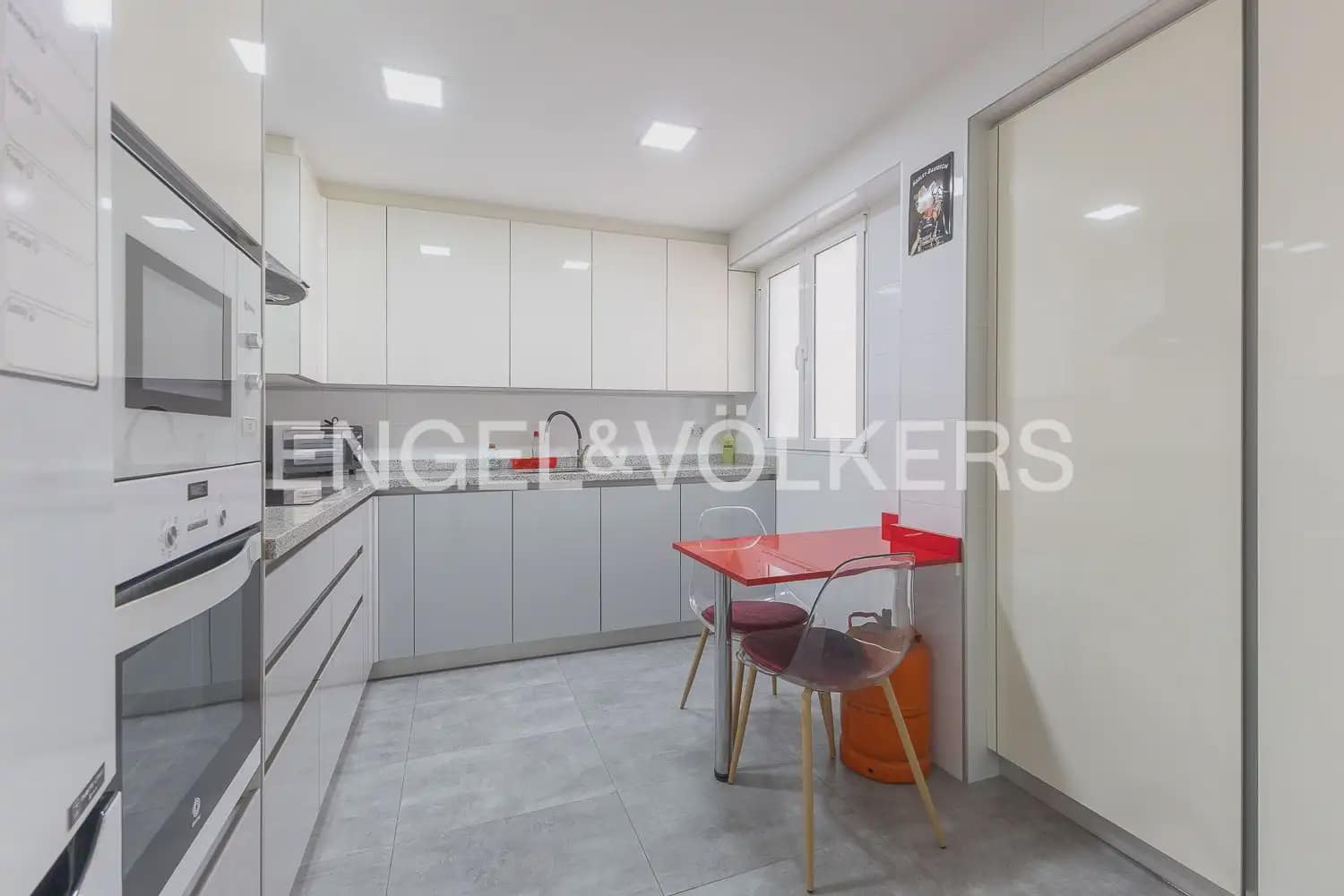 2 soveværelse Lejlighed til salg i Valencia by - € 349.000 (Ref: 10076770)