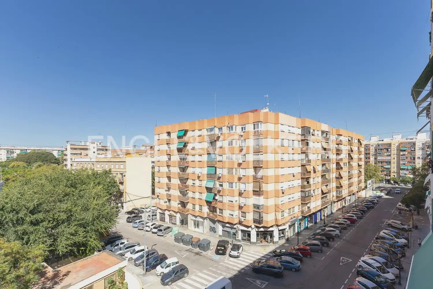 2 soveværelse Lejlighed til salg i Valencia by - € 349.000 (Ref: 10076770)