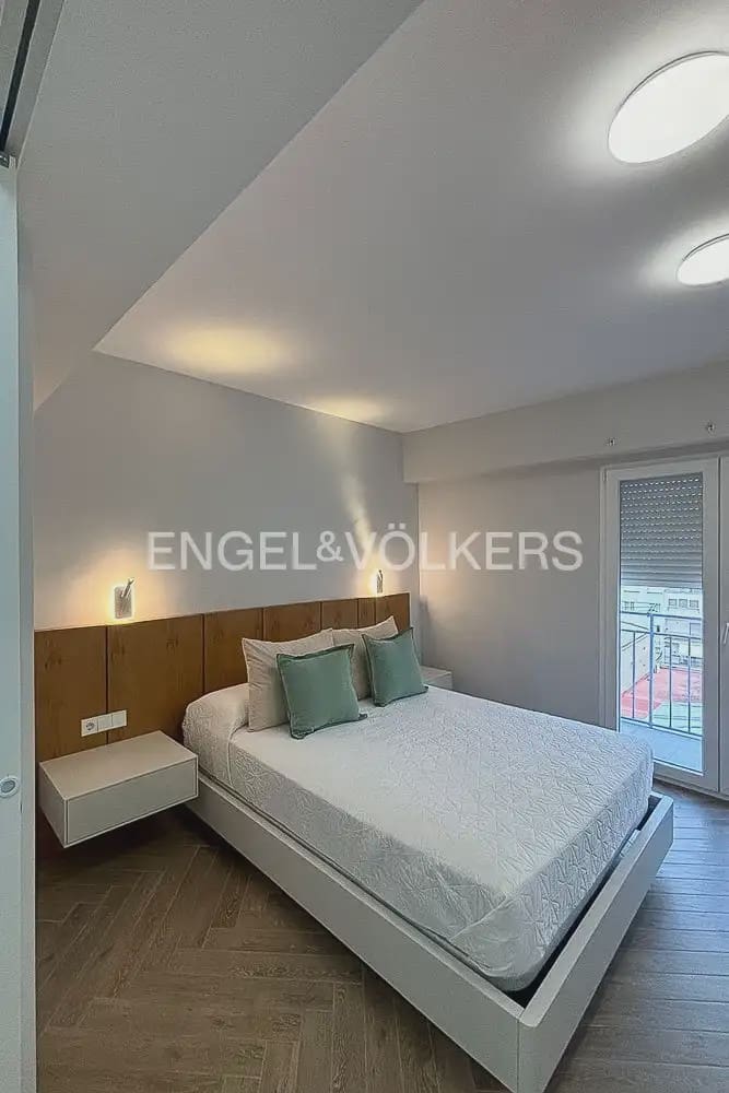 Piso de 2 habitaciones en Gandia en alquiler - 1.350 € (Ref: 10076771)