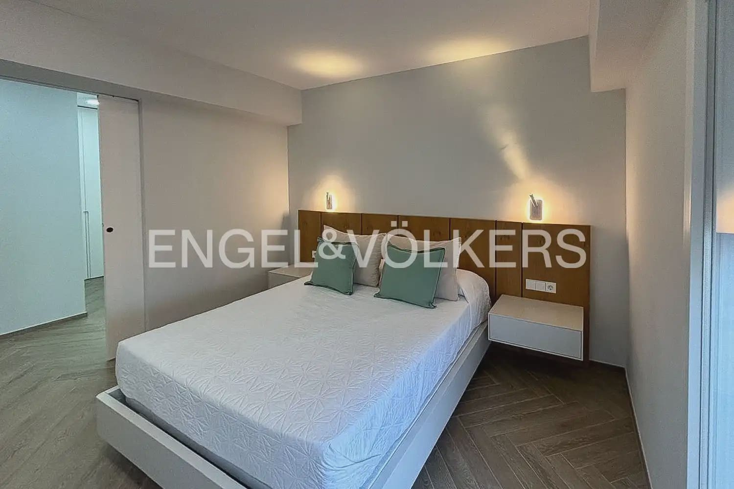 Piso de 2 habitaciones en Gandia en alquiler - 1.350 € (Ref: 10076771)