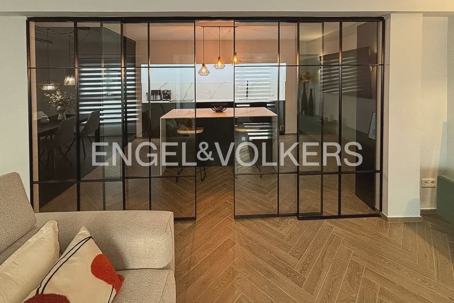 Piso de 2 habitaciones en Gandia en alquiler - 1.350 € (Ref: 10076771)
