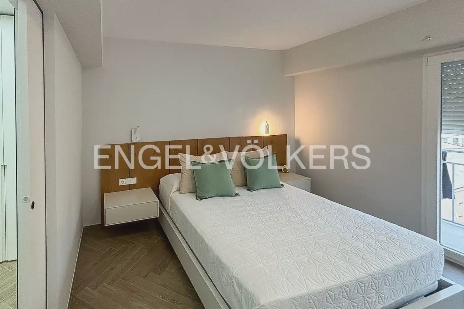 Piso de 2 habitaciones en Gandia en alquiler - 1.350 € (Ref: 10076771)