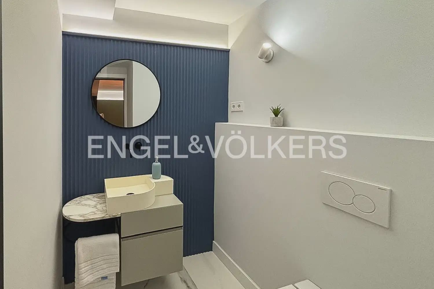 Piso de 2 habitaciones en Gandia en alquiler - 1.350 € (Ref: 10076771)