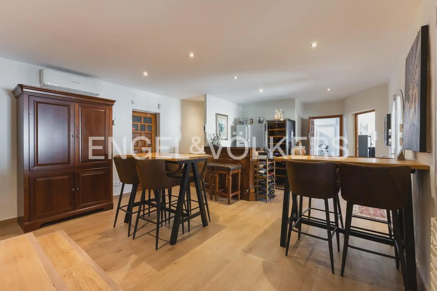 5 soveværelse Villa til salg i Orba med swimmingpool garage - € 784.000 (Ref: 10076916)