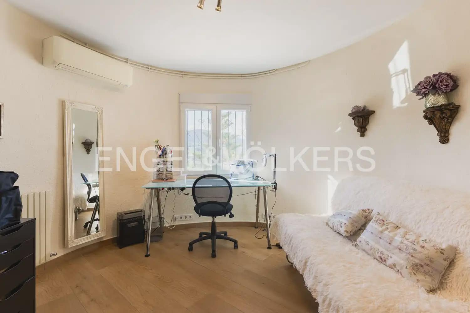 5 soveværelse Villa til salg i Orba med swimmingpool garage - € 784.000 (Ref: 10076916)