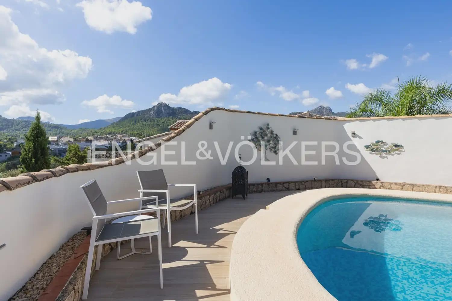 5 soveværelse Villa til salg i Orba med swimmingpool garage - € 784.000 (Ref: 10076916)