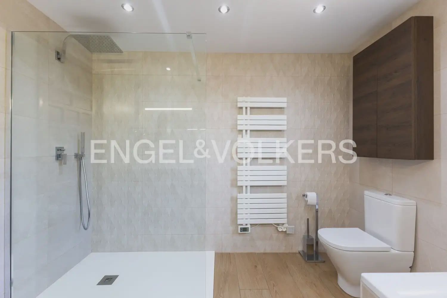 5 soveværelse Villa til salg i Orba med swimmingpool garage - € 784.000 (Ref: 10076916)
