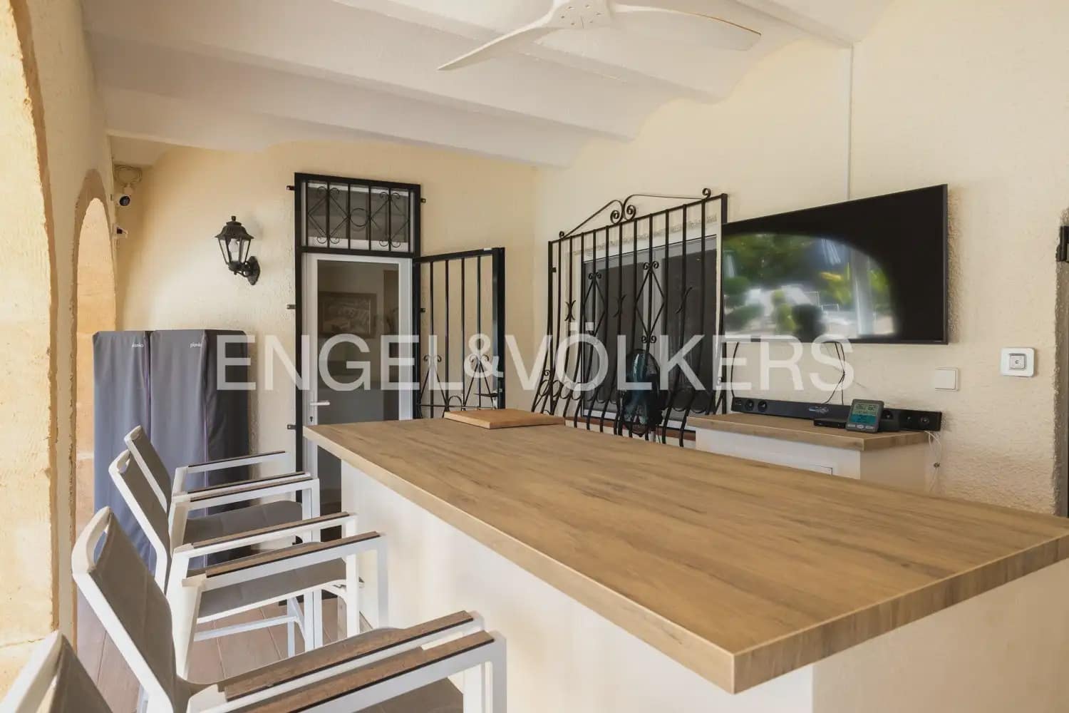 5 soveværelse Villa til salg i Orba med swimmingpool garage - € 784.000 (Ref: 10076916)