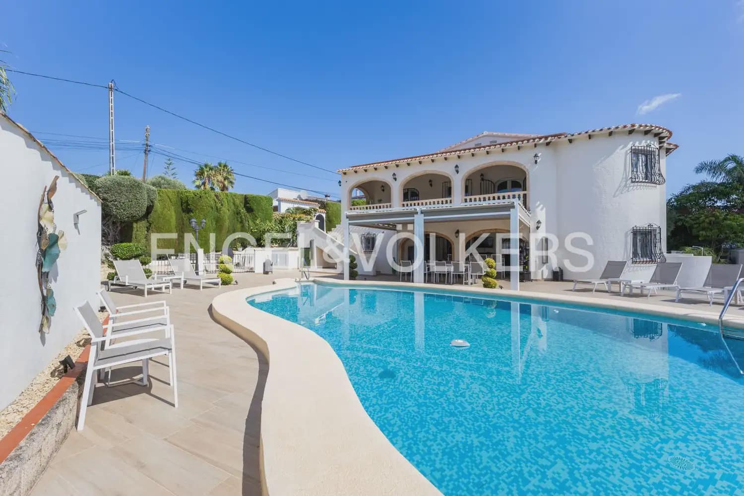 5 soveværelse Villa til salg i Orba med swimmingpool garage - € 784.000 (Ref: 10076916)