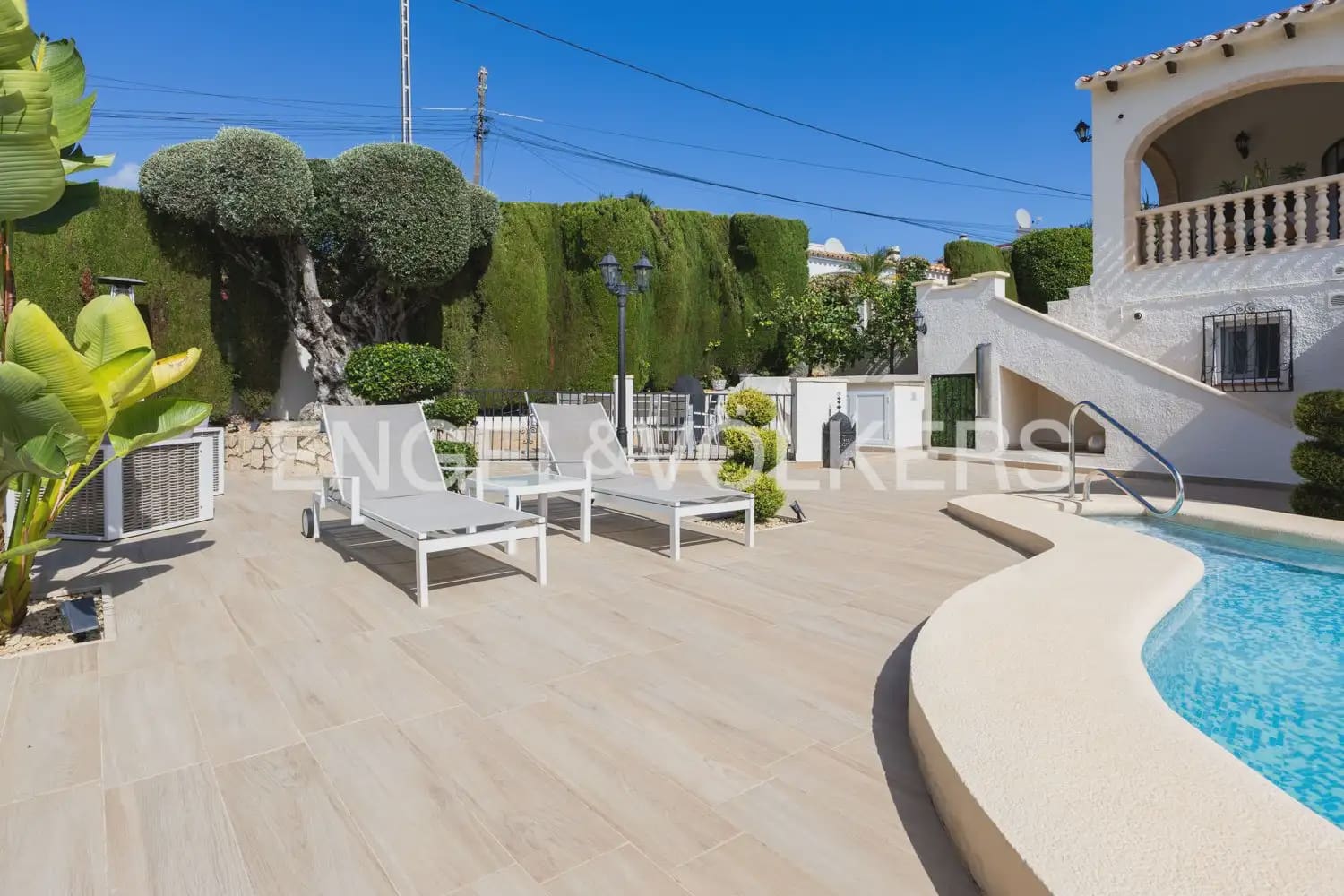 5 soveværelse Villa til salg i Orba med swimmingpool garage - € 784.000 (Ref: 10076916)