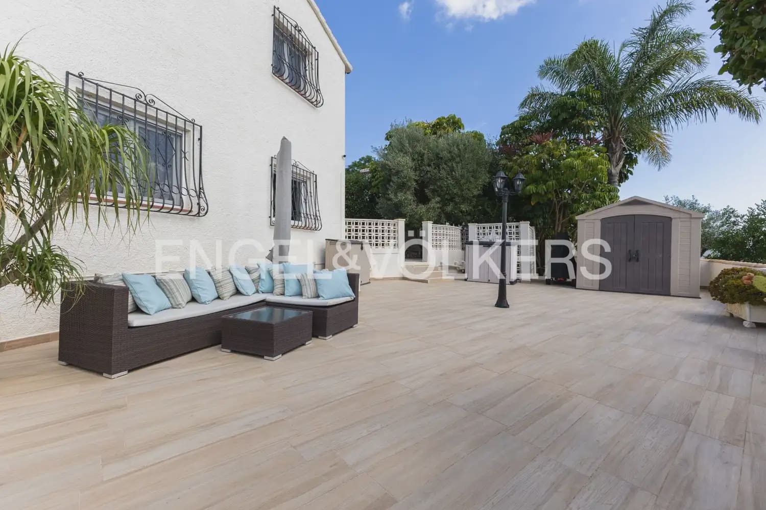 5 soveværelse Villa til salg i Orba med swimmingpool garage - € 784.000 (Ref: 10076916)