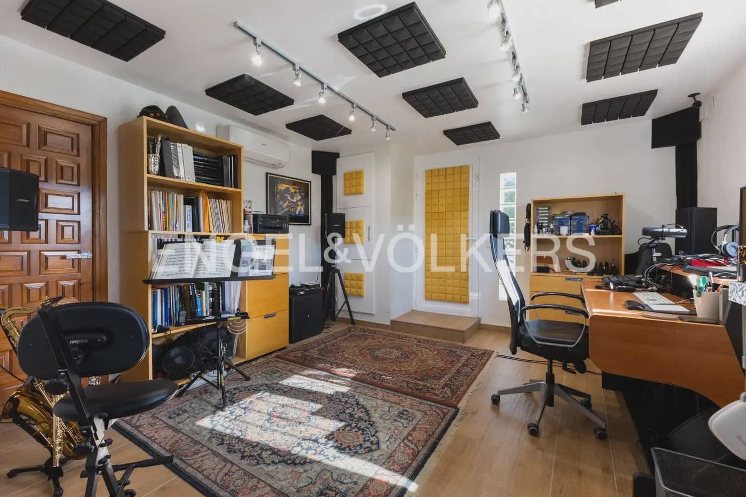 5 soveværelse Villa til salg i Orba med swimmingpool garage - € 784.000 (Ref: 10076916)