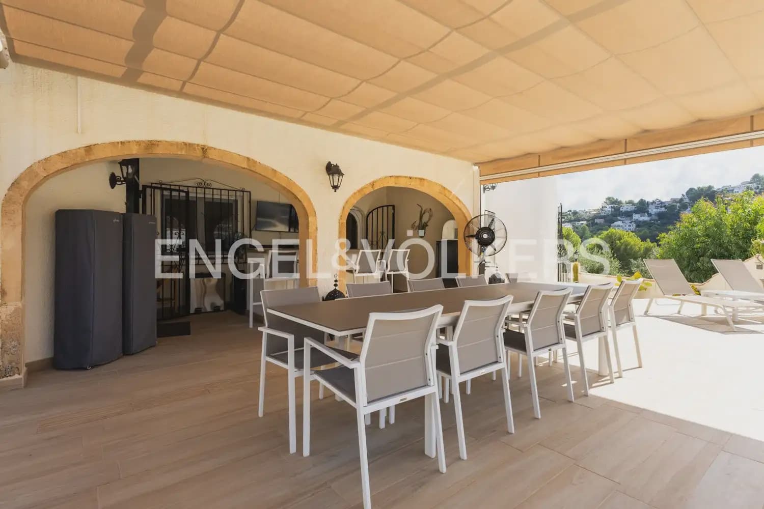 5 soveværelse Villa til salg i Orba med swimmingpool garage - € 784.000 (Ref: 10076916)