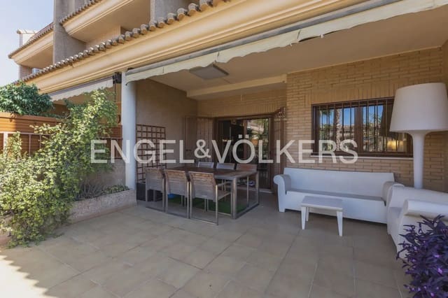4 chambre Villa/Maison Mitoyenne à vendre à Beniferri, Valence ville avec piscine garage - 1 050 000 € (Ref: 10076919)